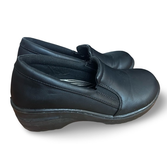 Easy Works by Easy Street Womens Slip Resistant Leeza Clog Black US Size 8 M - Picture 4 of 9